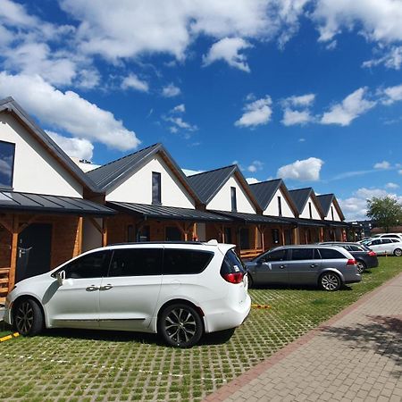 Camping Klif-Nowe Klimatyzowane Domki, 400M Od Centrum Rewala, 30M Od Morza トシェンサチ エクステリア 写真