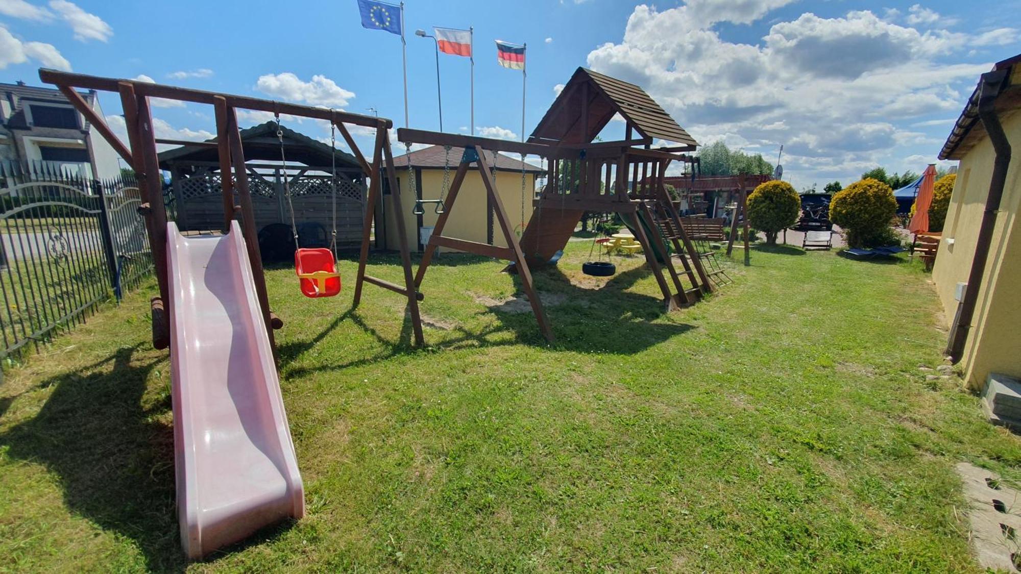 Camping Klif-Nowe Klimatyzowane Domki, 400M Od Centrum Rewala, 30M Od Morza トシェンサチ エクステリア 写真