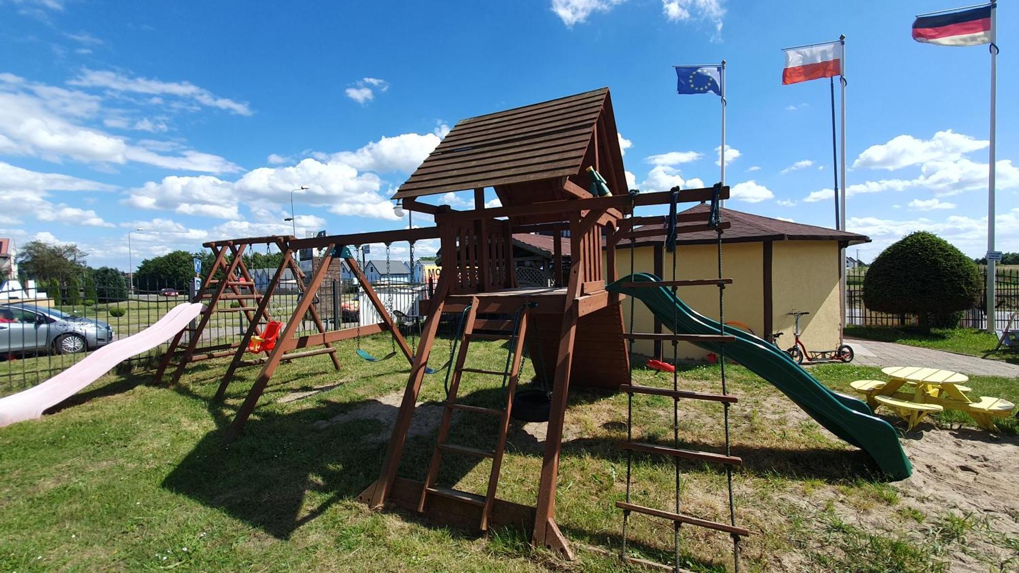 Camping Klif-Nowe Klimatyzowane Domki, 400M Od Centrum Rewala, 30M Od Morza トシェンサチ エクステリア 写真